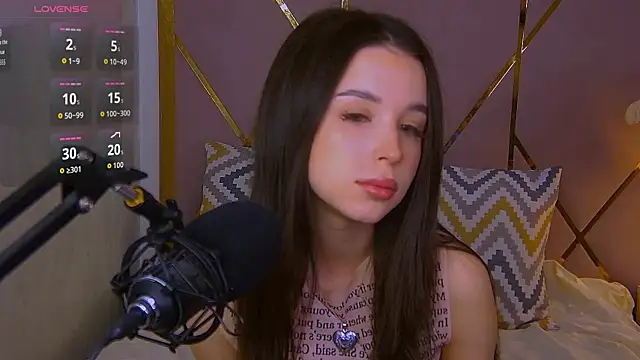 Snapshot of LanaLedger chatting on February 2026 11:07:01 AM LanaLedger online show from February 2026 11:07:01 AM