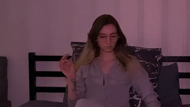 Snapshot of missmiroslava chatting on March 2026 07:53:01 PM missmiroslava online show from March 2026 07:53:01 PM