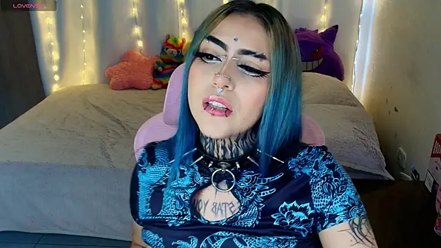 maliciaXpoison online show from May 2026 10:51:01 PM