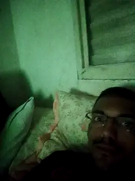 Snapshot of Casal_do_buzz chatting on March 2026 06:08:02 AM Casal do buzz online show from March 2026 06:08:02 AM