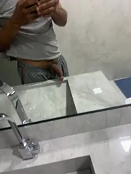 Snapshot of twink231 chatting on April 2026 11:57:02 PM twink231 online show from April 2026 11:57:02 PM