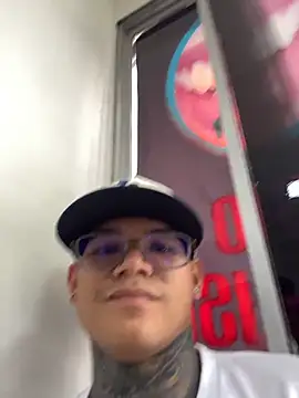 Snapshot of Maxtor_ chatting on February 2026 07:23:01 PM Maxtor online show from February 2026 07:23:01 PM