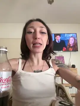 FrutillitaXX online show from February 2026 04:47:02 PM