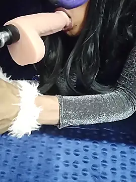 TRANSY WITH GIRL online show from February 2026 06:03:02 PM