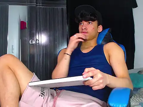 Snapshot of Lyam_Russo chatting on February 2026 07:34:02 PM Lyam Russo online show from February 2026 07:34:02 PM