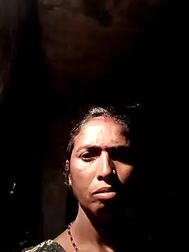 Snapshot of Hot_re83 chatting on February 2026 09:57:01 PM Hot re83 online show from February 2026 09:57:01 PM