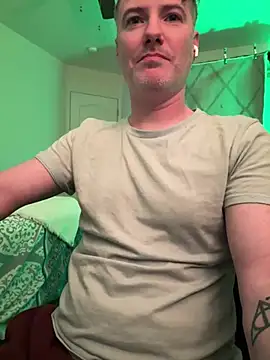 Snapshot of CunningColm chatting on February 2026 03:15:01 AM CunningColm online show from February 2026 03:15:01 AM