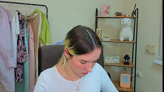 Snapshot of AshleyySchwartz chatting on February 2026 12:56:02 PM AshleyySchwartz online show from February 2026 12:56:02 PM