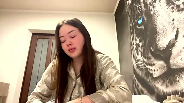 Snapshot of AudieGravely chatting on March 2026 11:32:02 PM AudieGravely online show from March 2026 11:32:02 PM