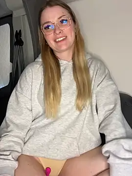 Snapshot of melanieTesss chatting on February 2026 02:36:01 PM melanieTesss online show from February 2026 02:36:01 PM