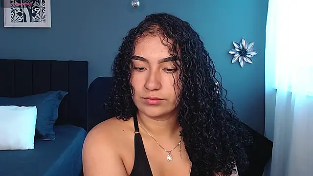 Snapshot of Sofia-bloom chatting on February 2026 01:43:01 PM Sofia-bloom online show from February 2026 01:43:01 PM