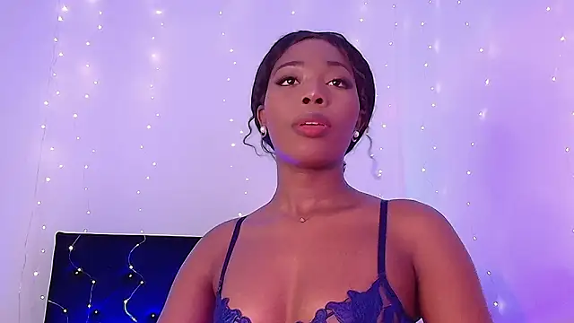 Lunaruiz online show from February 2026 07:45:02 PM