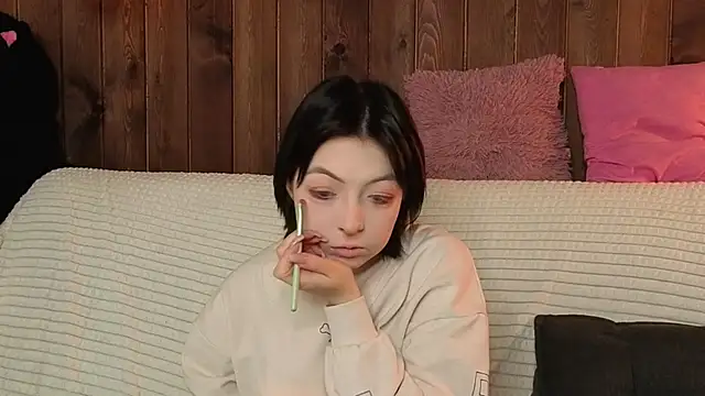 Snapshot of EndaMatheus chatting on February 2026 12:17:02 PM EndaMatheus online show from February 2026 12:17:02 PM