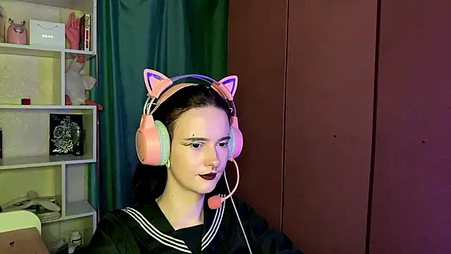 Snapshot of MabelDefina chatting on March 2026 11:06:01 AM MabelDefina online show from March 2026 11:06:01 AM