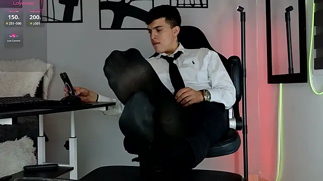 Snapshot of nico_pelusa chatting on February 2026 10:21:01 PM nico pelusa online show from February 2026 10:21:01 PM