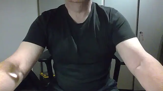 Snapshot of ViveLaFrance2026 chatting on March 2026 07:43:02 PM ViveLaFrance2026 online show from March 2026 07:43:02 PM