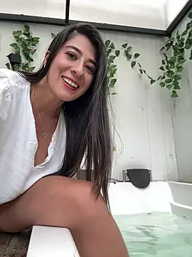 Snapshot of miiaa_love chatting on February 2026 10:22:01 PM miiaa love online show from February 2026 10:22:01 PM