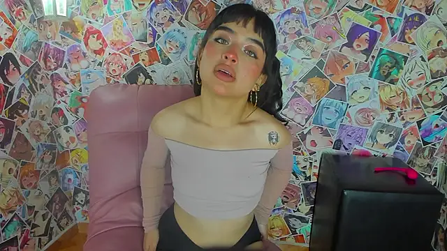 Snapshot of Mai_Rouse chatting on February 2026 12:05:02 PM Mai Rouse online show from February 2026 12:05:02 PM