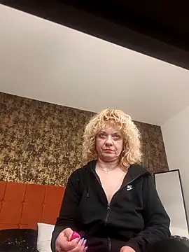 LaireeFelini online show from February 2026 07:54:01 PM