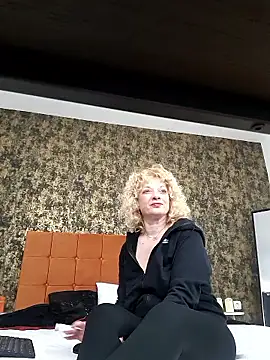 LaireeFelini online show from February 2026 07:59:02 PM