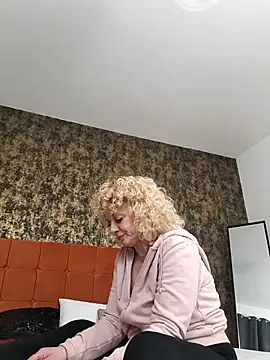 LaireeFelini online show from March 2026 07:21:02 PM