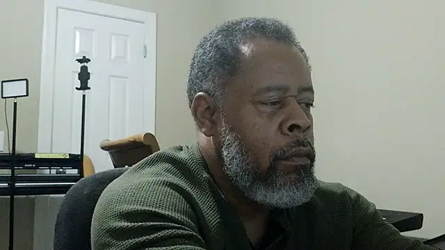 Snapshot of Cleozevo1961 chatting on March 2026 08:48:01 PM Cleozevo1961 online show from March 2026 08:48:01 PM