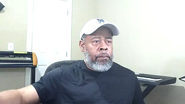 Snapshot of Cleozevo1961 chatting on March 2026 05:19:01 PM Cleozevo1961 online show from March 2026 05:19:01 PM