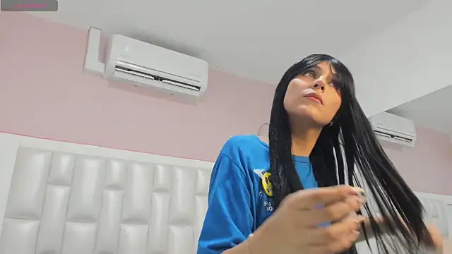 Snapshot of Liia_Collins chatting on May 2026 05:40:01 PM Liia Collins online show from May 2026 05:40:01 PM