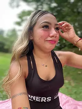 Dulce Sofi  online show from February 2026 03:10:01 PM