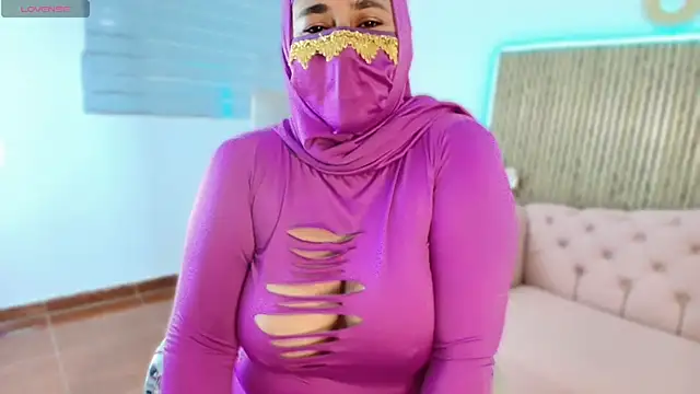 Snapshot of Nadia_Privee chatting on February 2026 05:13:02 PM Nadia Privee online show from February 2026 05:13:02 PM