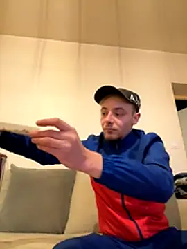 Crevette311 online show from November 2025 04:06:02 PM