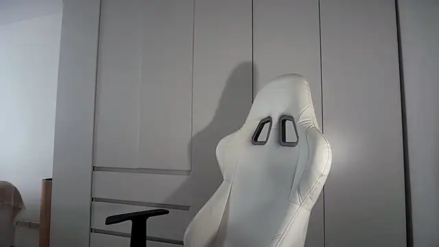 monnymoonn online show from March 2026 08:40:01 AM