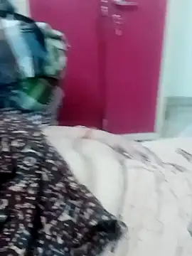 Snapshot of Desi_Heat_Couple chatting on February 2026 06:37:02 PM Desi Heat Couple online show from February 2026 06:37:02 PM