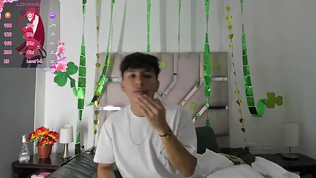 Snapshot of Angel_Lux chatting on March 2026 07:10:02 PM Angel Lux online show from March 2026 07:10:02 PM