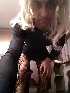 Snapshot of marti_8 chatting on February 2026 04:51:02 PM marti 8 online show from February 2026 04:51:02 PM