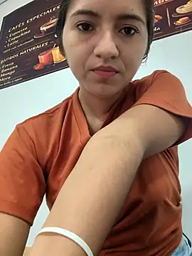 Snapshot of DulceCaroX chatting on May 2026 12:22:02 PM DulceCaroX online show from May 2026 12:22:02 PM