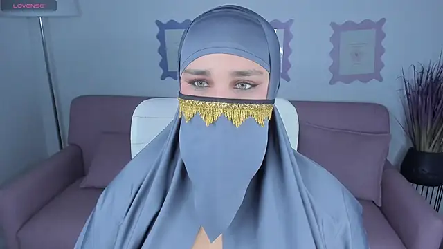 Snapshot of Samira_Zayd chatting on February 2026 04:10:02 AM Samira Zayd online show from February 2026 04:10:02 AM