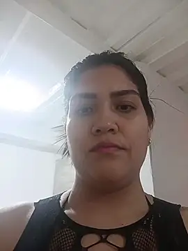 Snapshot of EmiliaVincenzo chatting on February 2026 01:10:01 PM EmiliaVincenzo online show from February 2026 01:10:01 PM