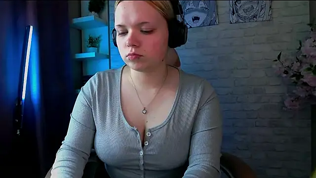 Snapshot of Karengilgun chatting on February 2026 03:22:01 PM Karengilgun online show from February 2026 03:22:01 PM