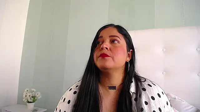 Snapshot of Jessicabloom chatting on February 2026 12:49:01 PM Jessicabloom online show from February 2026 12:49:01 PM