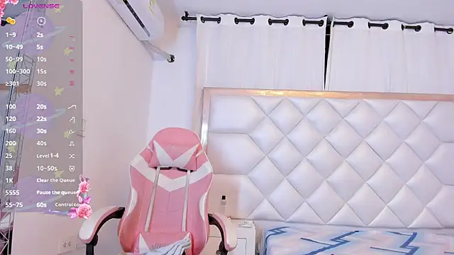 michelleblair1 online show from February 2026 01:23:02 PM