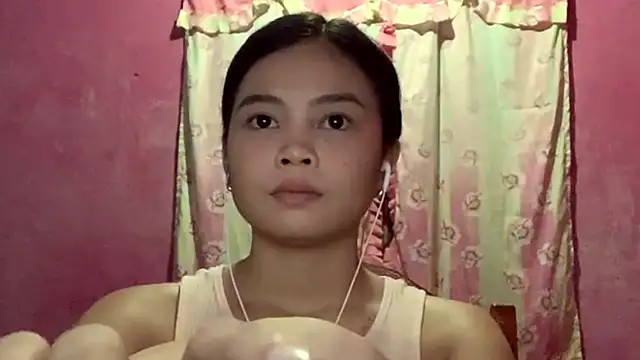 Snapshot of DessertFlower chatting on March 2026 05:08:02 AM DessertFlower online show from March 2026 05:08:02 AM