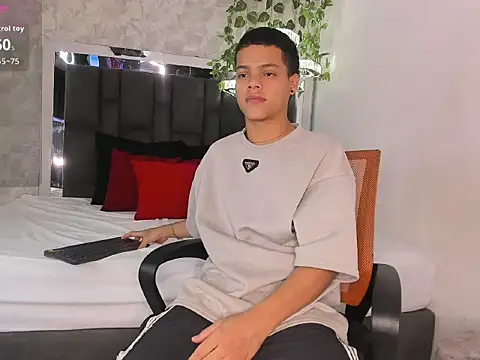 Snapshot of PATRIICKMILLER chatting on February 2026 03:45:02 PM PATRIICKMILLER online show from February 2026 03:45:02 PM