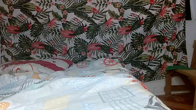 Snapshot of smallvioleta69 chatting on March 2026 06:47:02 PM smallvioleta69 online show from March 2026 06:47:02 PM