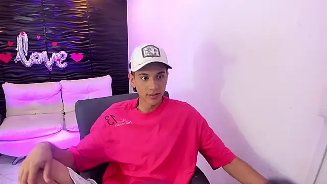 dominicjonnes online show from April 2026 04:30:02 PM