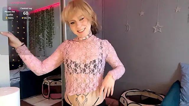 Snapshot of ZyrelihVayne chatting on March 2026 07:09:02 AM ZyrelihVayne online show from March 2026 07:09:02 AM