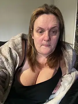 Busty-GilfQuinn online show from February 2026 09:52:02 AM