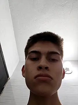 Snapshot of bbluchito chatting on February 2026 04:11:01 AM bbluchito online show from February 2026 04:11:01 AM