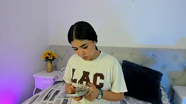 Snapshot of Ambarina_ chatting on June 2026 11:45:02 AM Ambarina online show from June 2026 11:45:02 AM