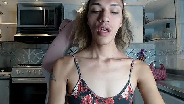 CrisOzzz online show from March 2026 06:54:01 PM